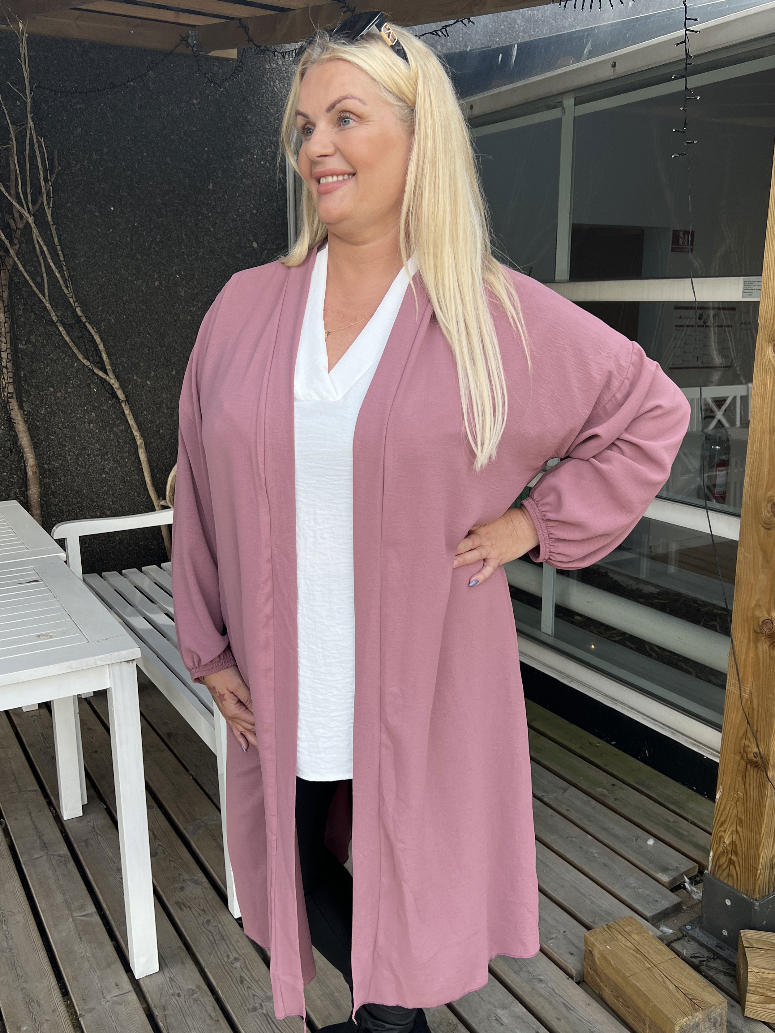 Ellen - Sød plus size cardigan med ballonærmer
